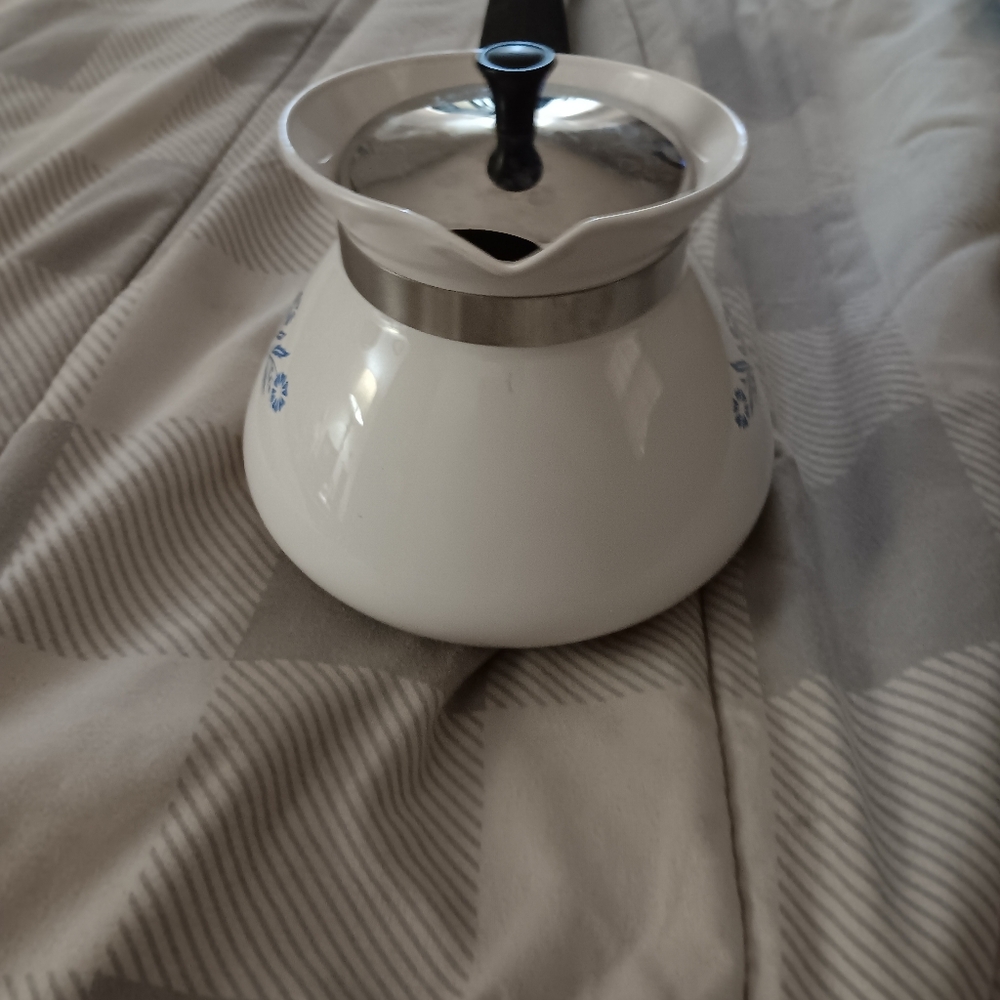 Circa 1970 Corningware teapot - Picture 8 of 10